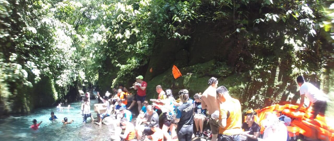 Group Tour di Kolam Abadi