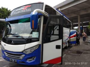 Rental Bus Pariwisata Medium