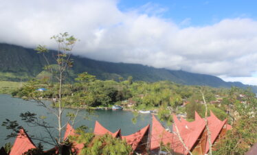 daftar hotel di danau toba