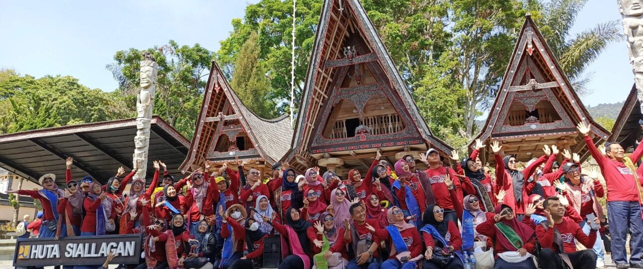 Family gathering - company trip Group-Perhimpunan-Dokter-Transfusi-Darah-Indonesia