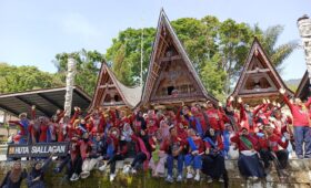Family gathering - company trip Group-Perhimpunan-Dokter-Transfusi-Darah-Indonesia